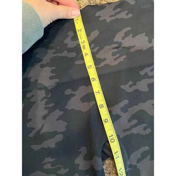 Spanx High Rise Camo Print Seamless Leggings Gray Size Large - Picture 4 of 5